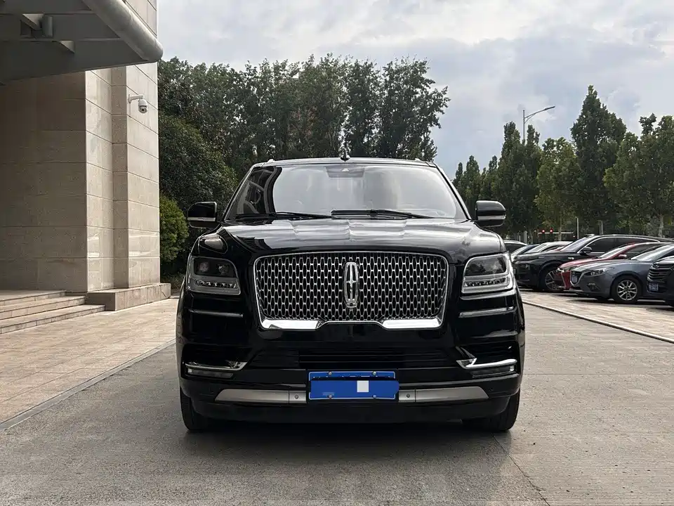 Lincoln Navigator