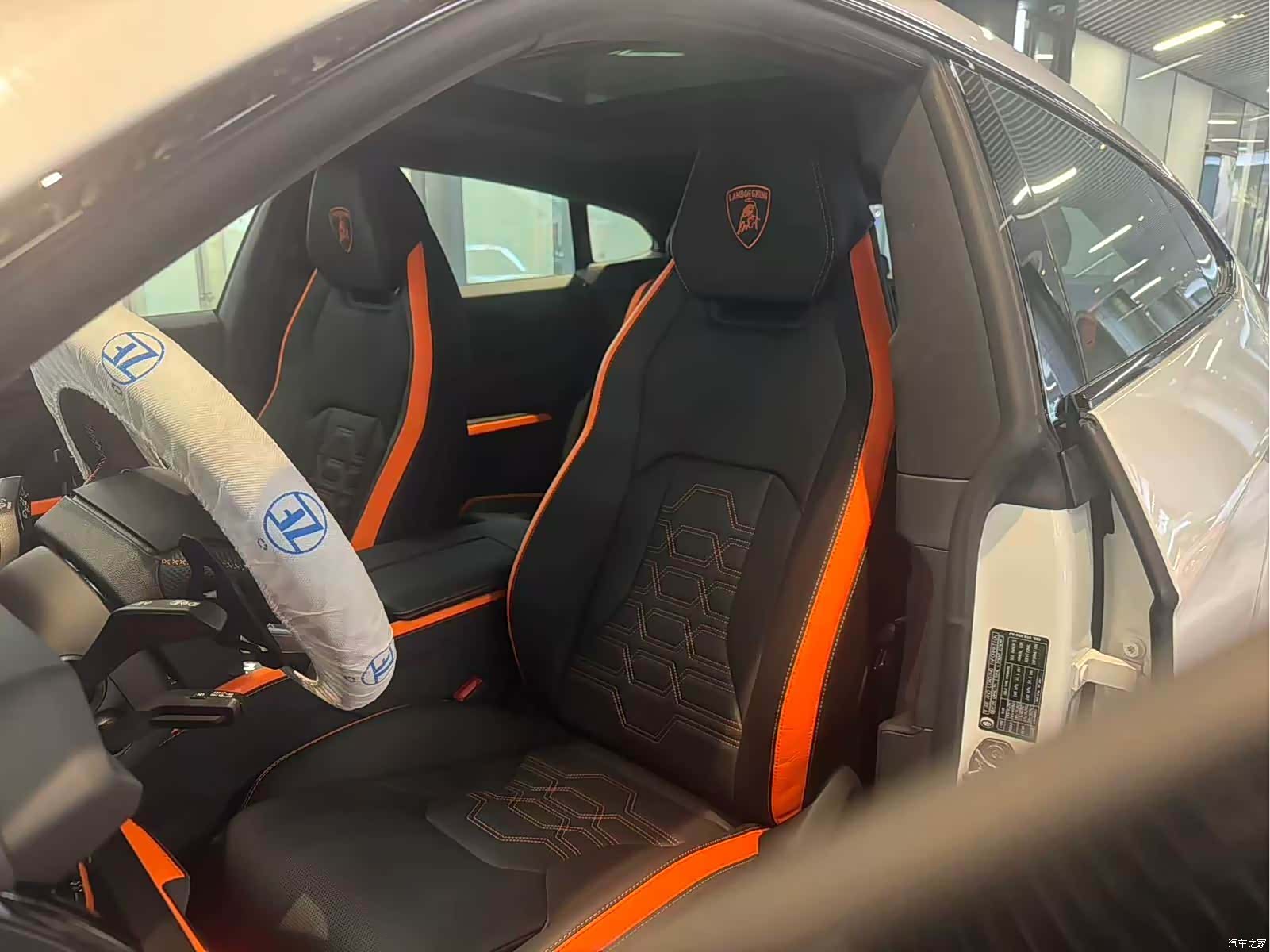Lamborghini Urus, 2026 9