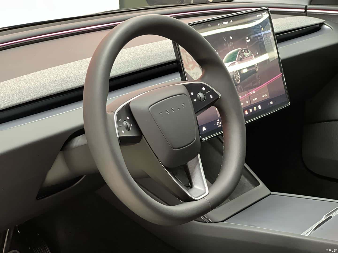 Tesla Model 3, 2025 7