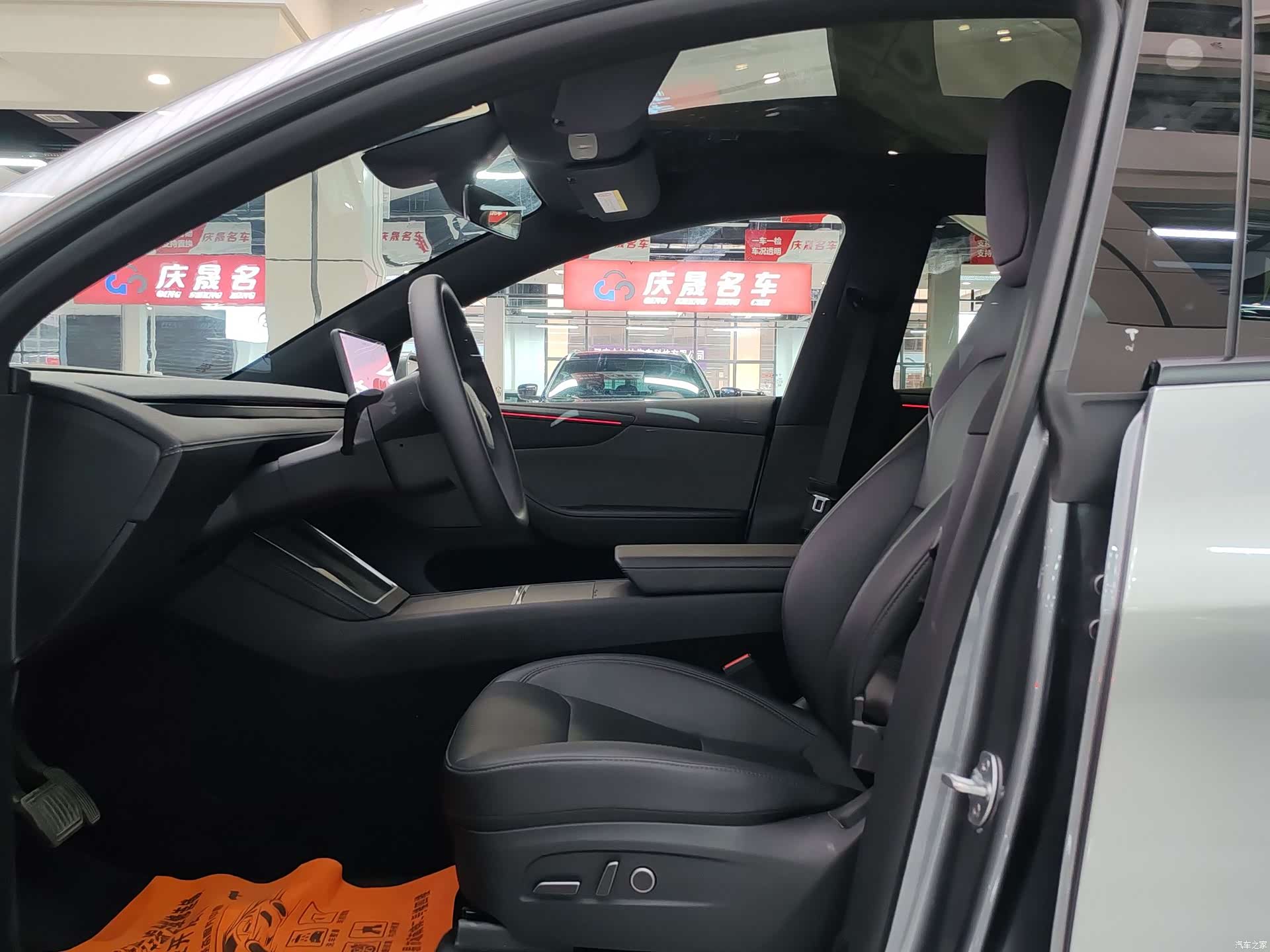 Tesla Model Y, 2026 все фото