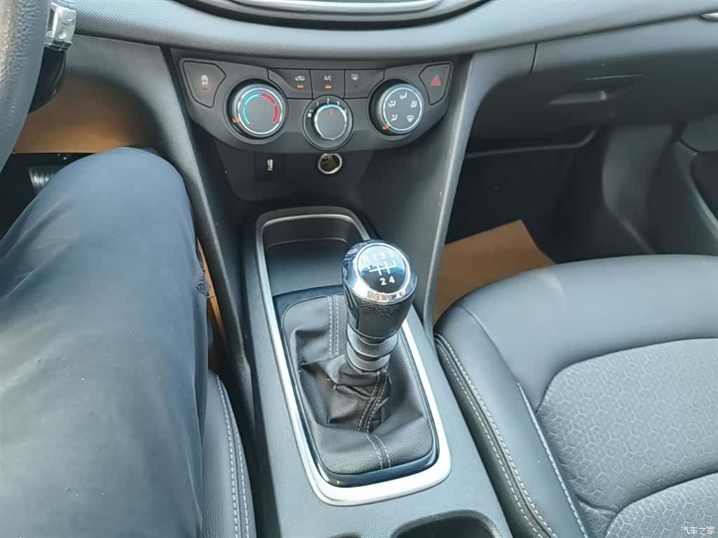 Chevrolet 320, 2018 14