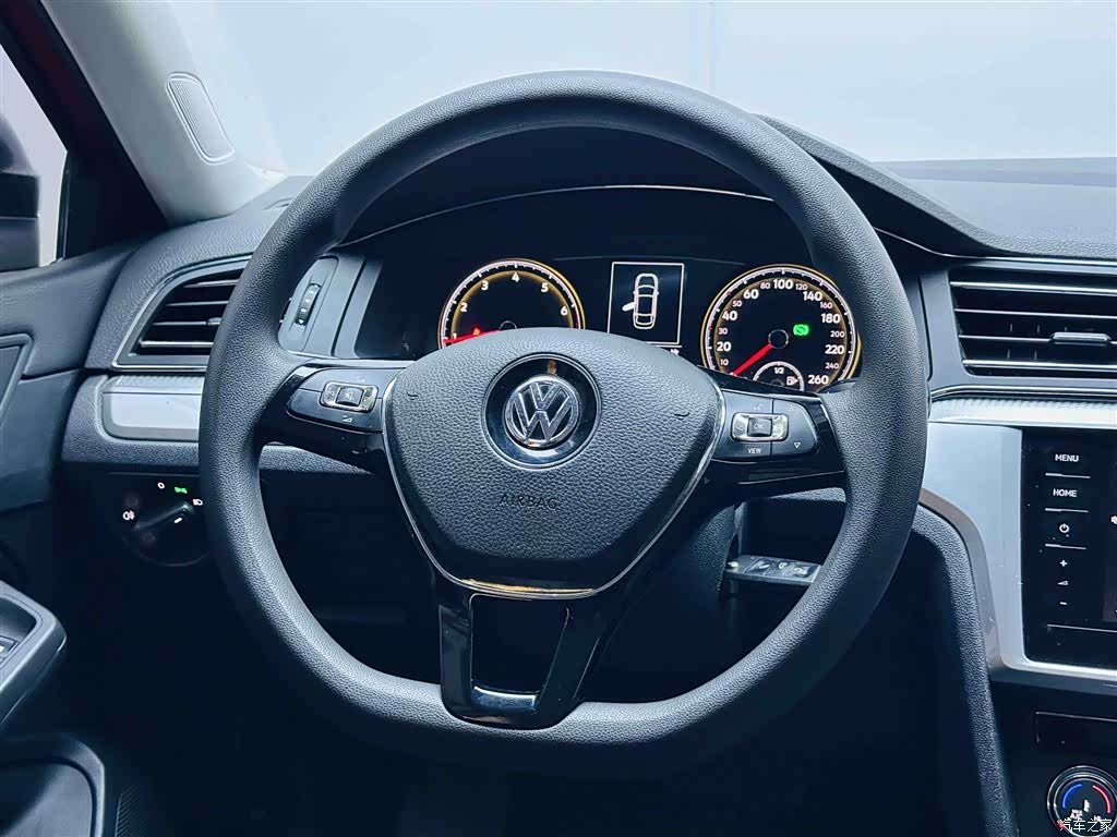 Volkswagen Lamando, 2020 11