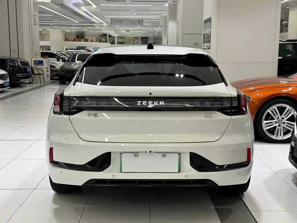 Zeekr 001