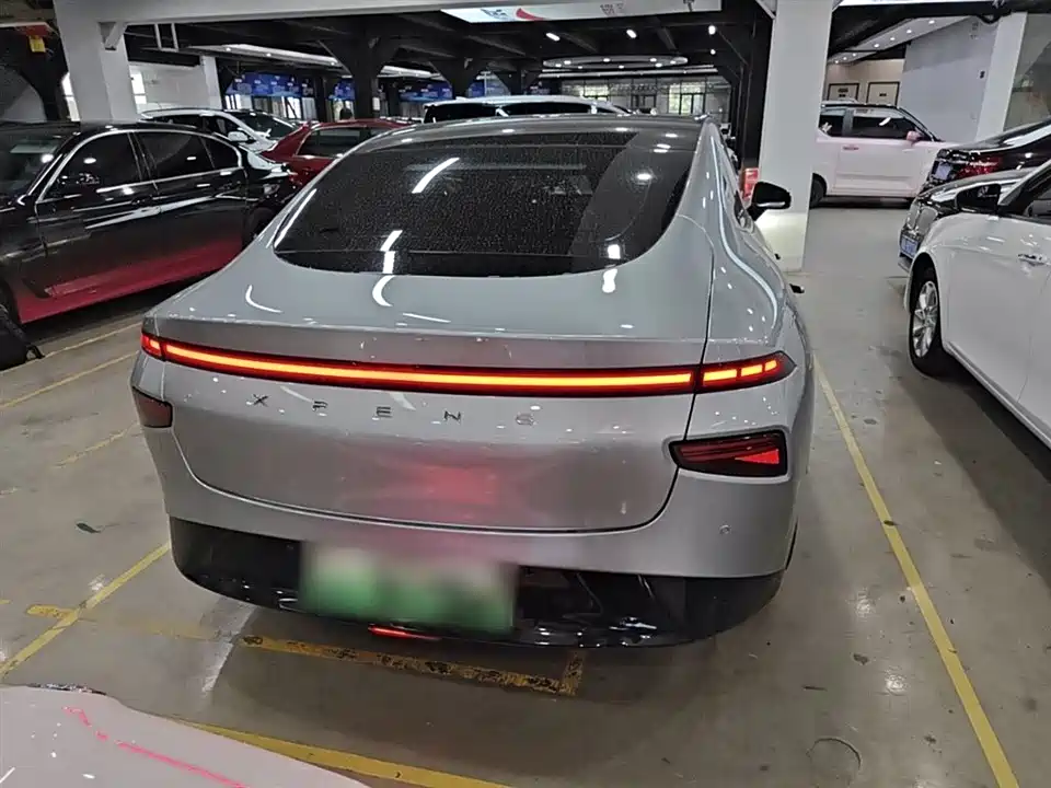 XPENG P7