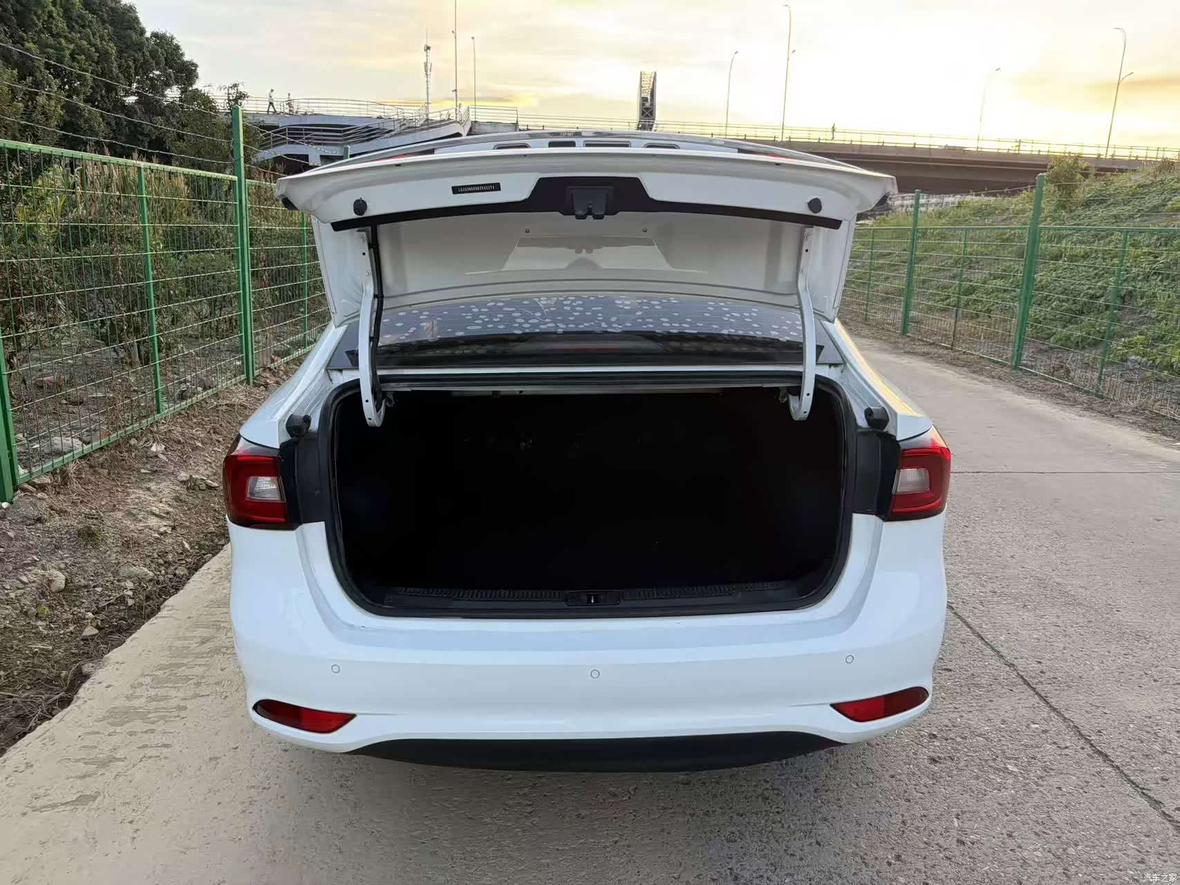 Roewe i5, 2019 10