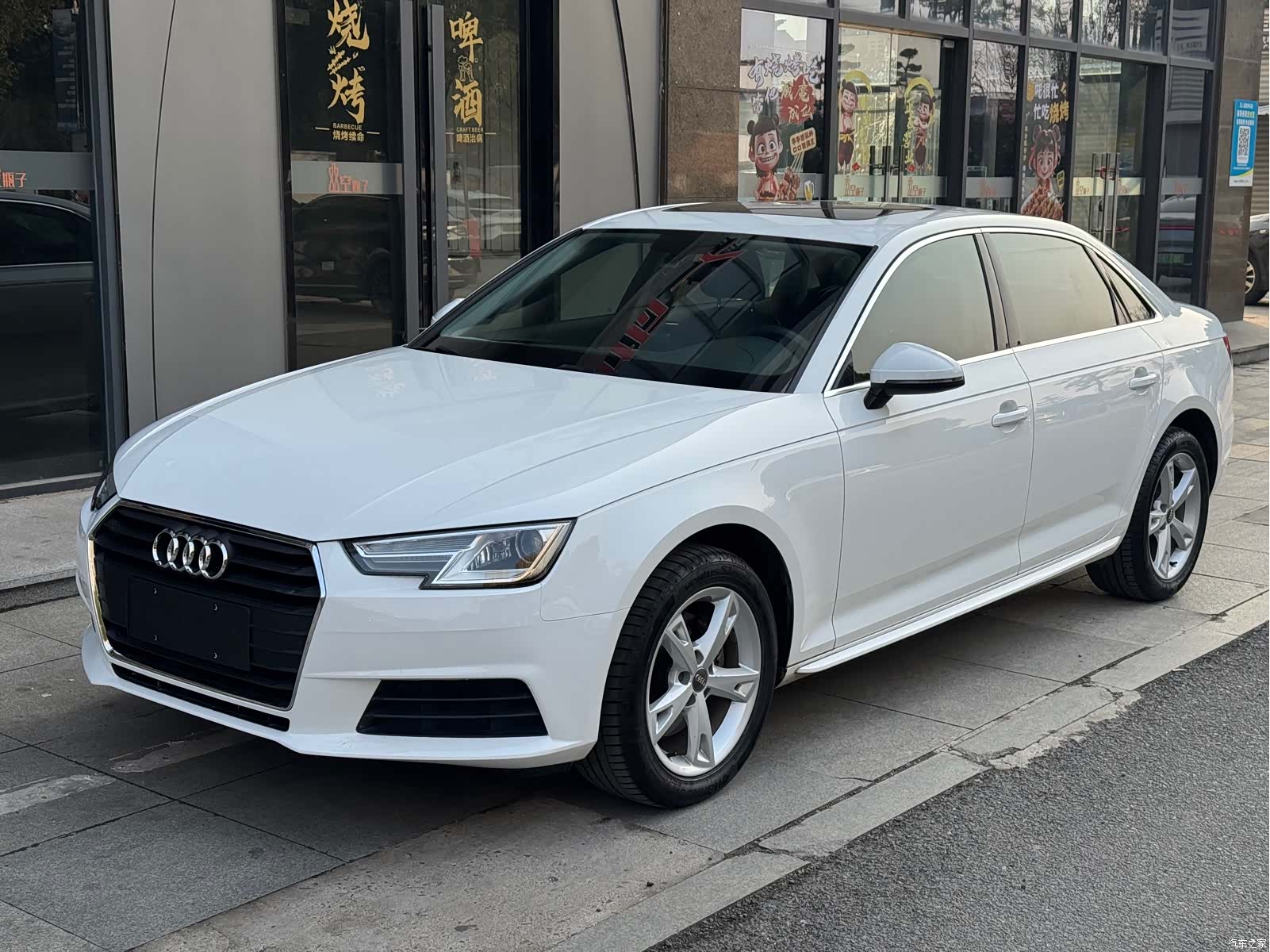 Audi A4L, 2017 1