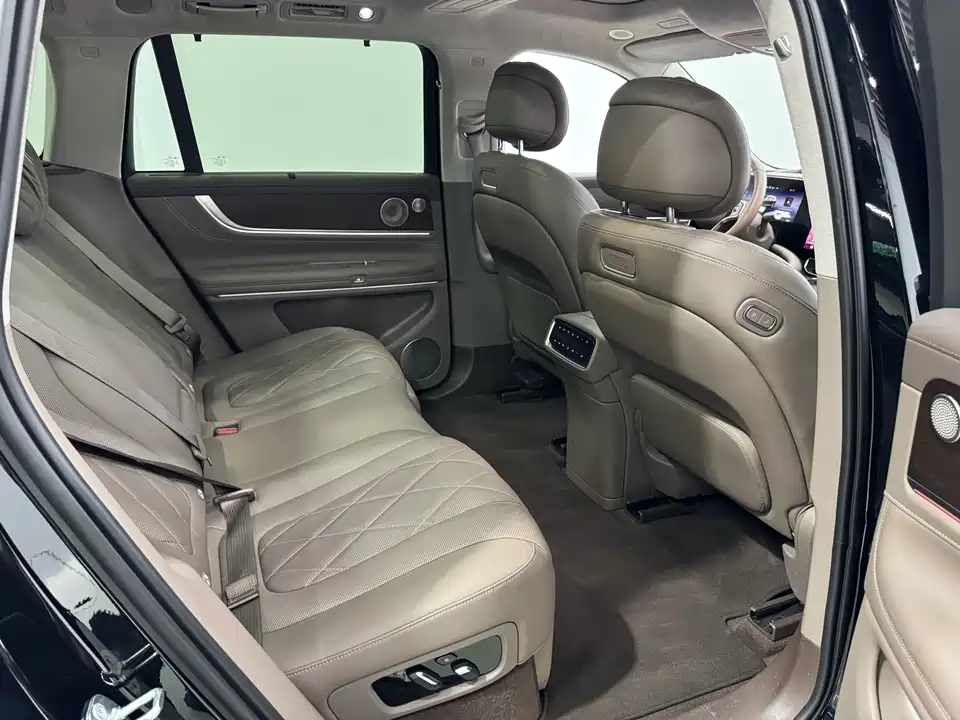 AITO Ask the world M9