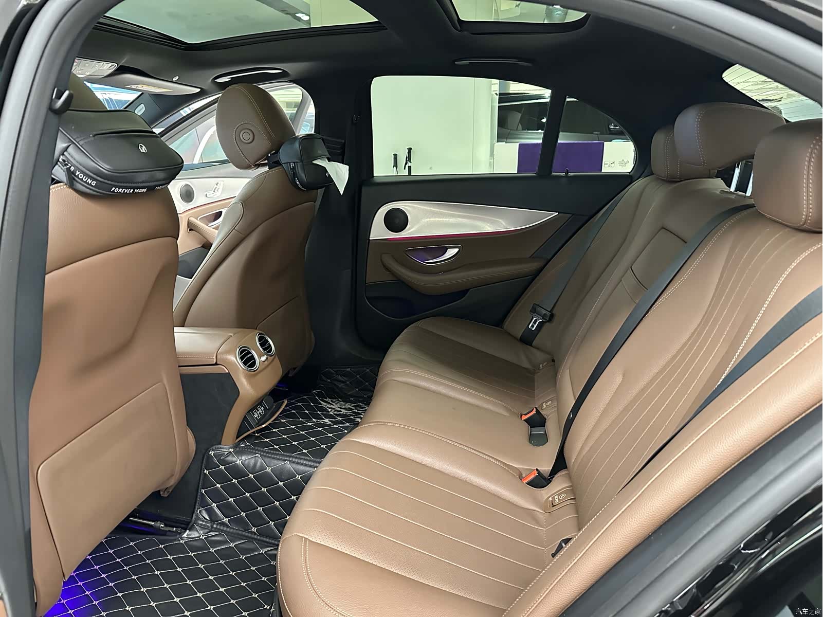 Mercedes-Benz E-Class, 2020 14