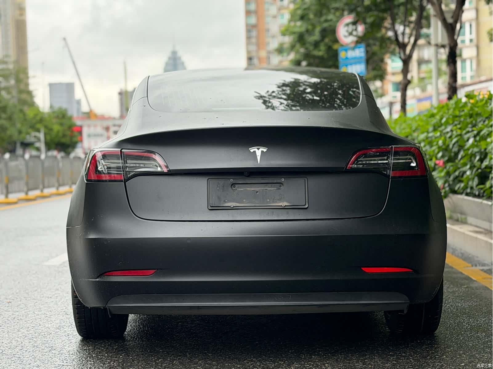 Tesla Model 3, 2020 13