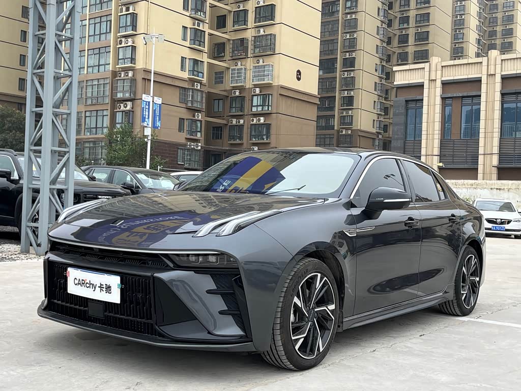 Lynk & Co 03