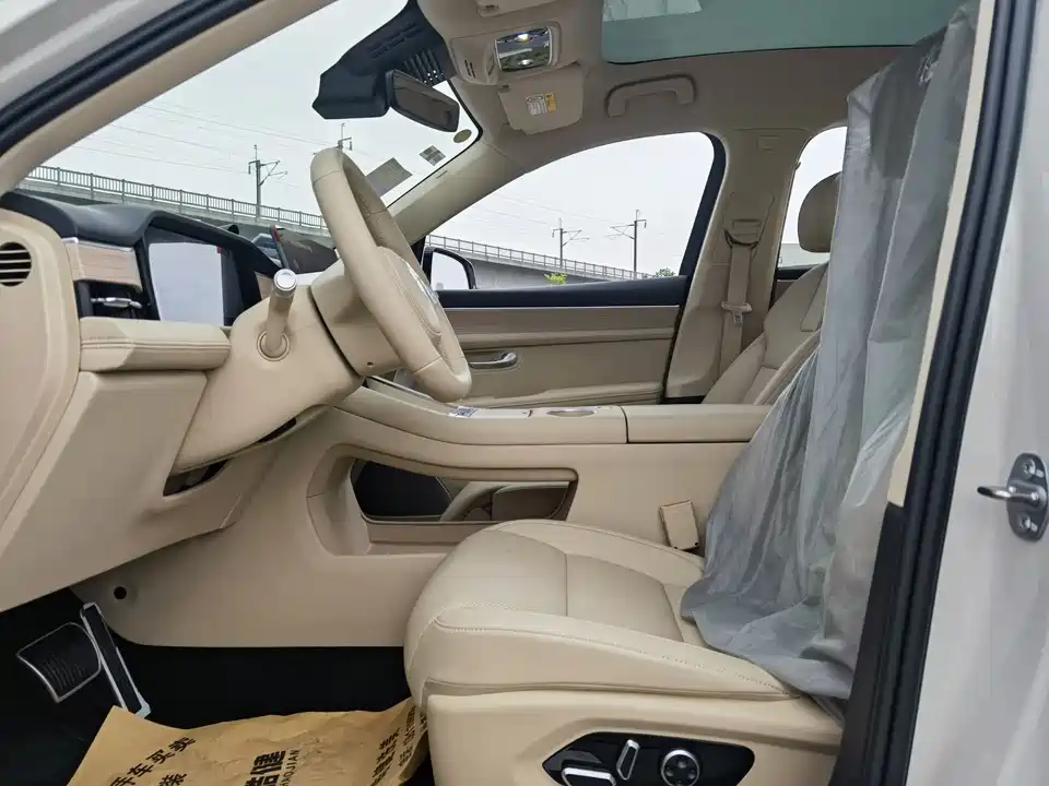 AITO Ask the world M5