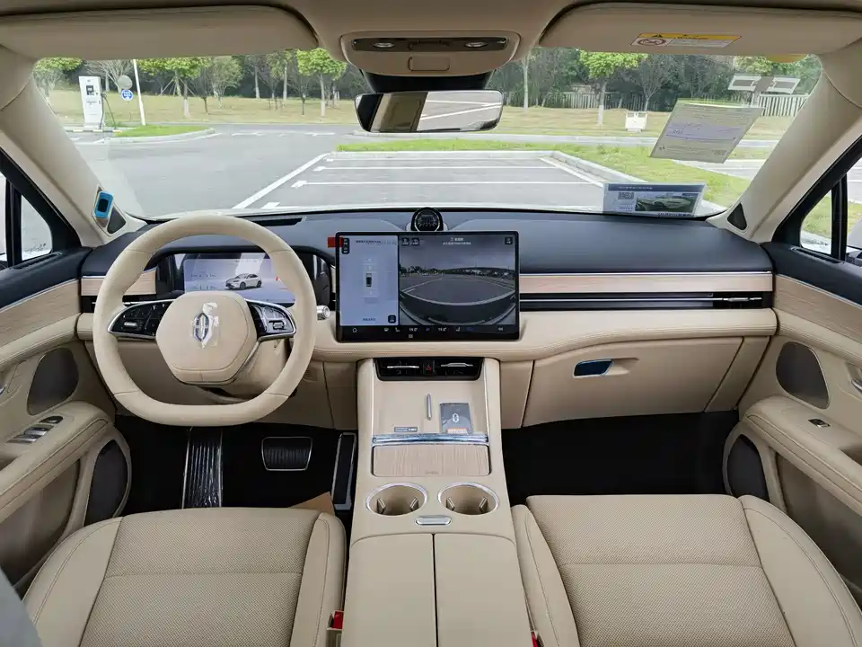 AITO Ask the world M5