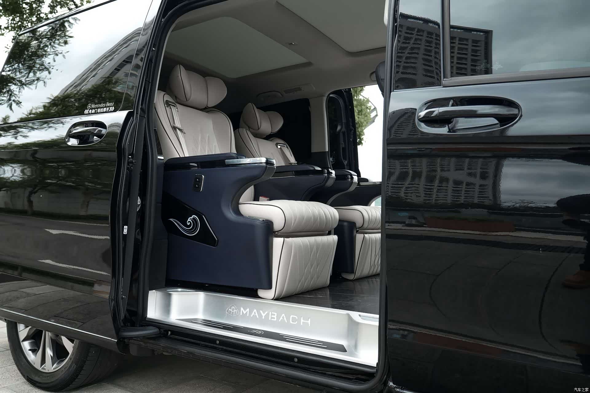 Mercedes-Benz V-Class, 2019 13