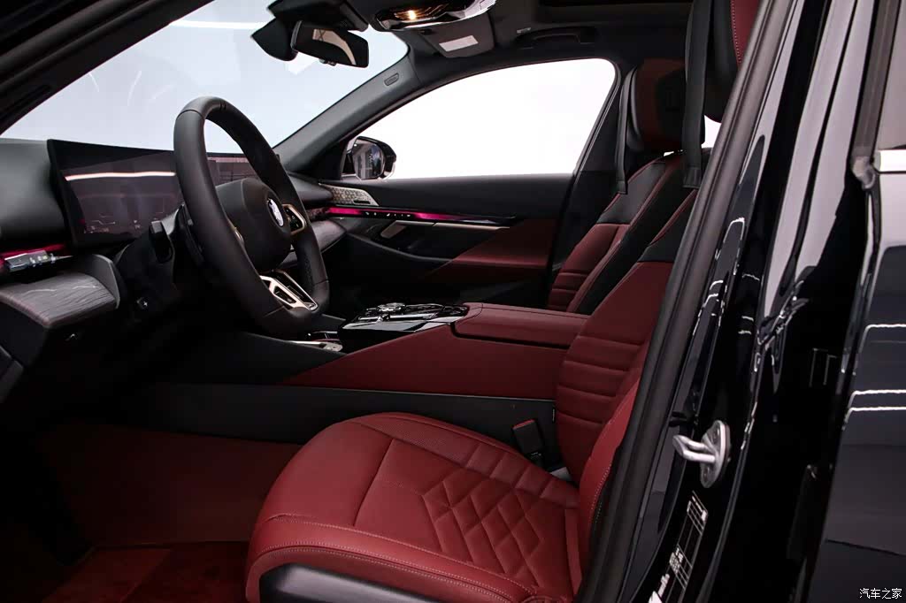 BMW 5 Series, 2025 12
