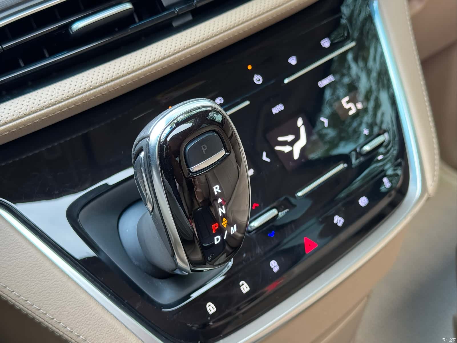 Buick GL8, 2021 9