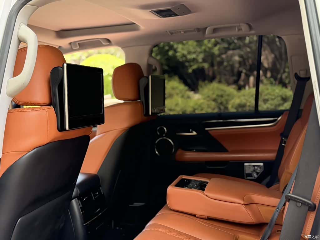 Lexus LX, 2016 8