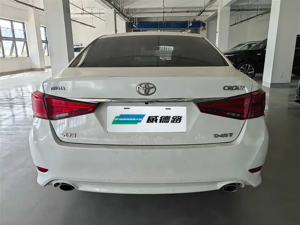 Toyota crown