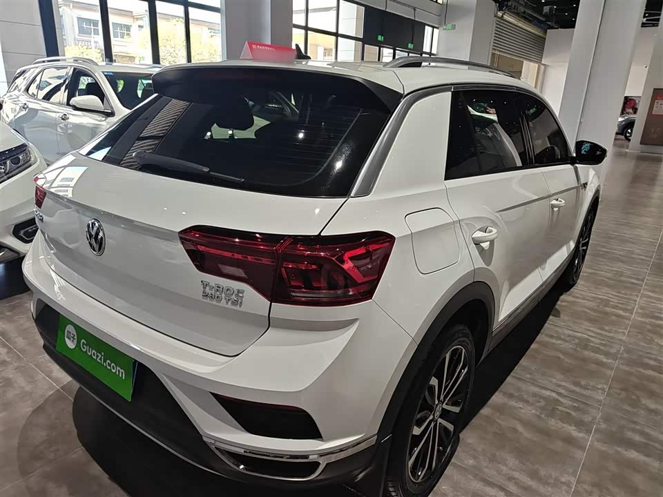 Volkswagen T-ROC exploring Songs