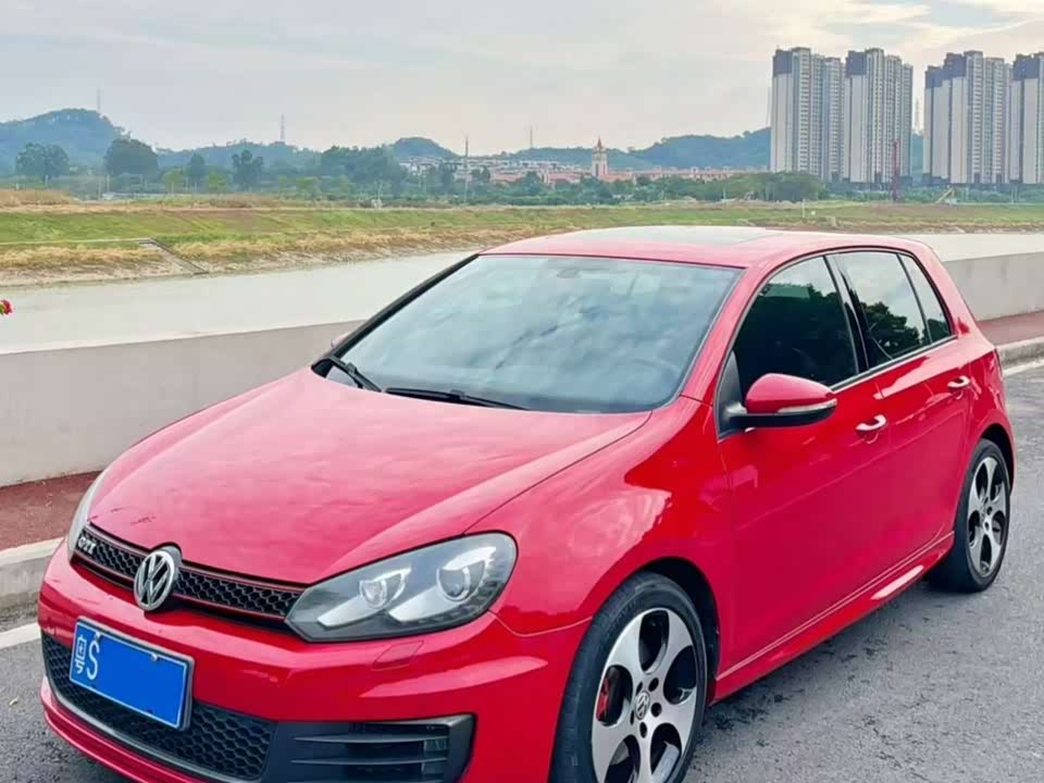 Volkswagen Golf GTI