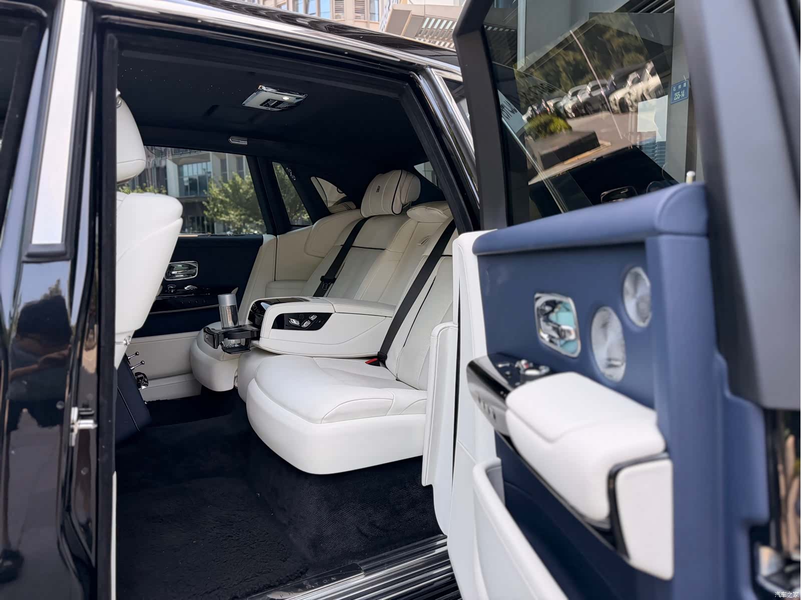 Rolls-Royce Phantom, 2020 16