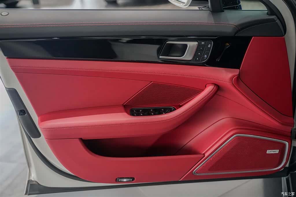 Porsche Panamera, 2022 10