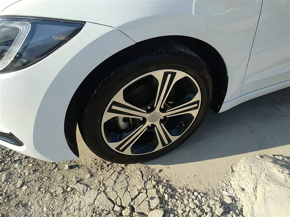 Hyundai Lead