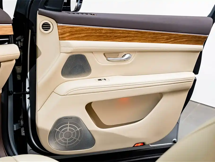 AITO Ask the world M7