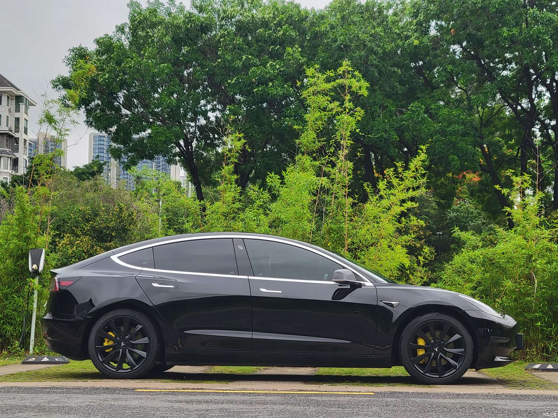 Tesla Model 3, 2020 13