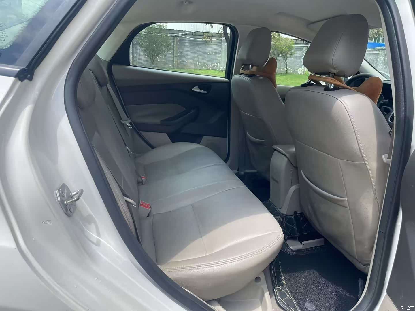 Ford Focus, 2013 9