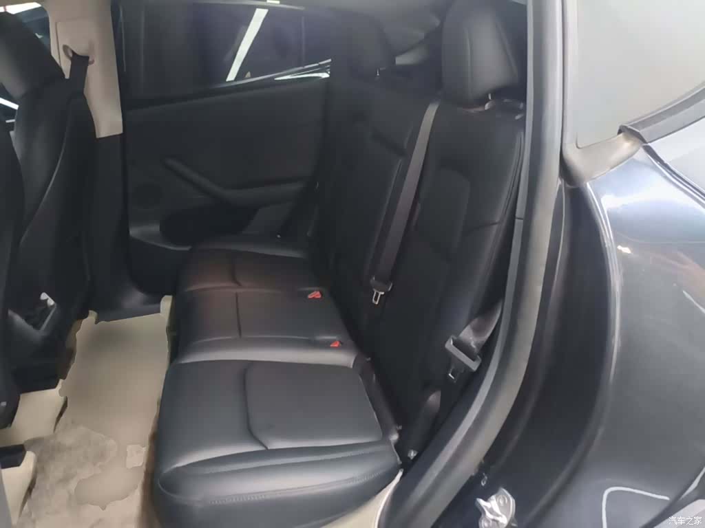 Tesla Model Y, 2024 13