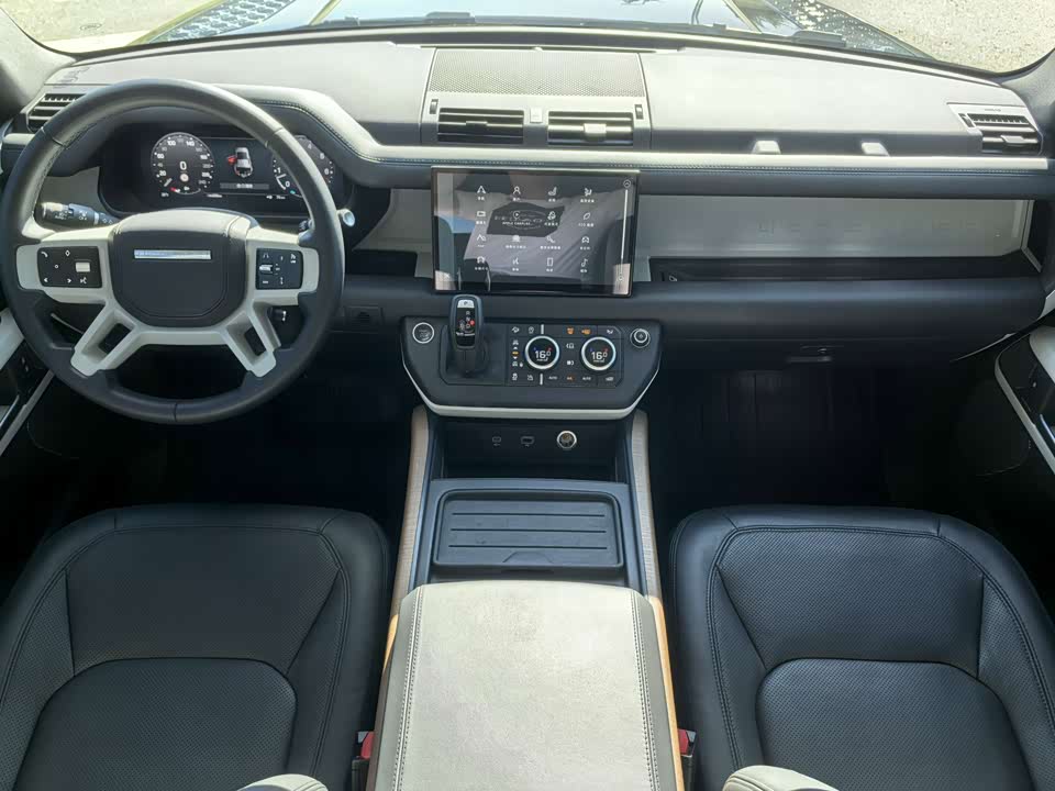 Land Rover guard