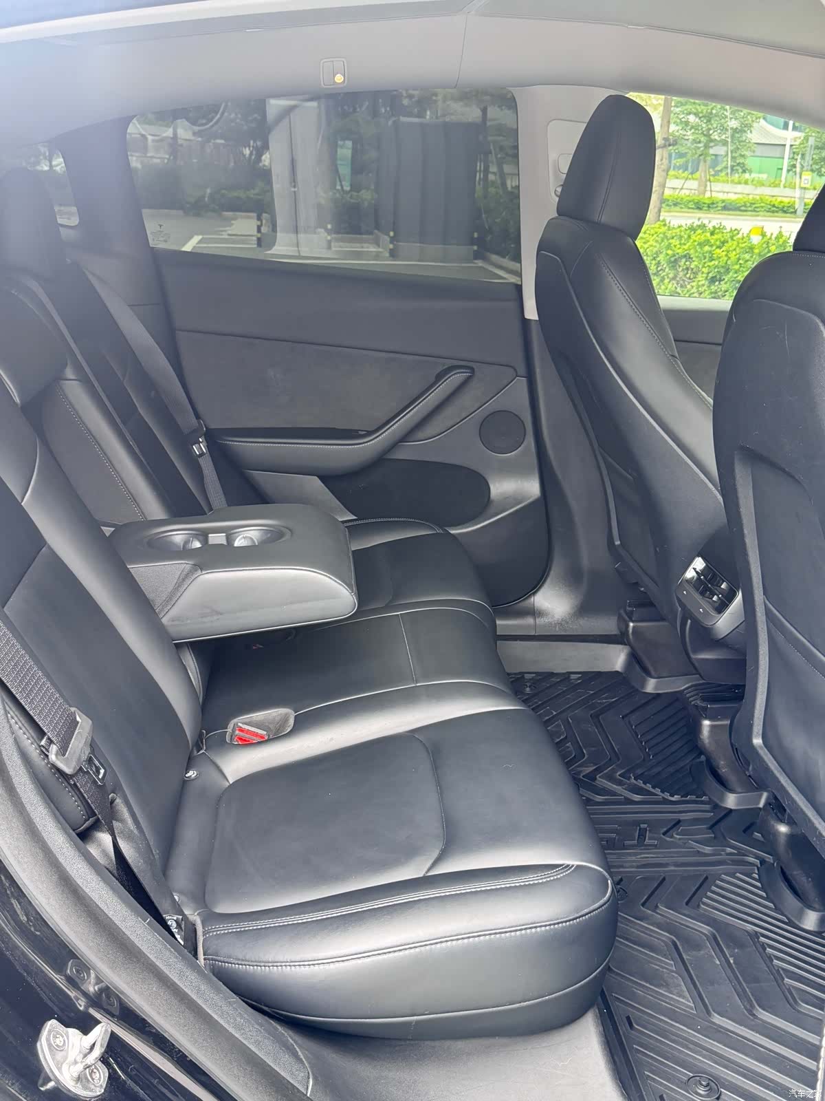 Tesla Model Y, 2022 18