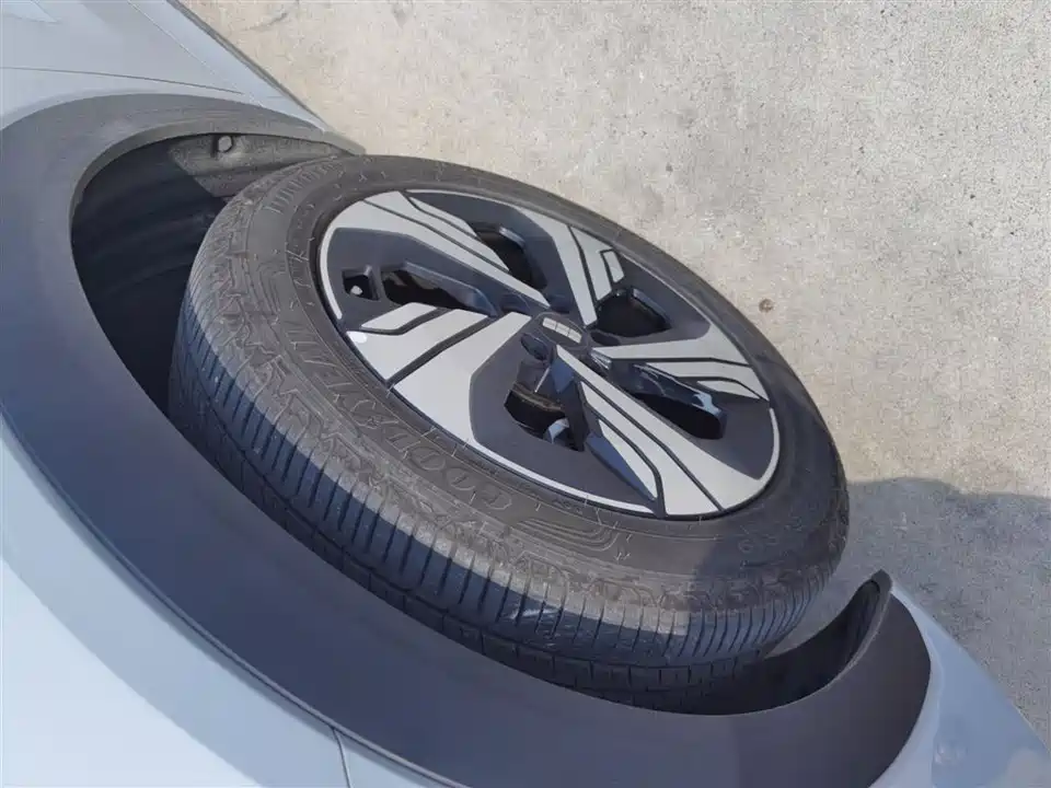 Geely Galaxy Galaxy E5