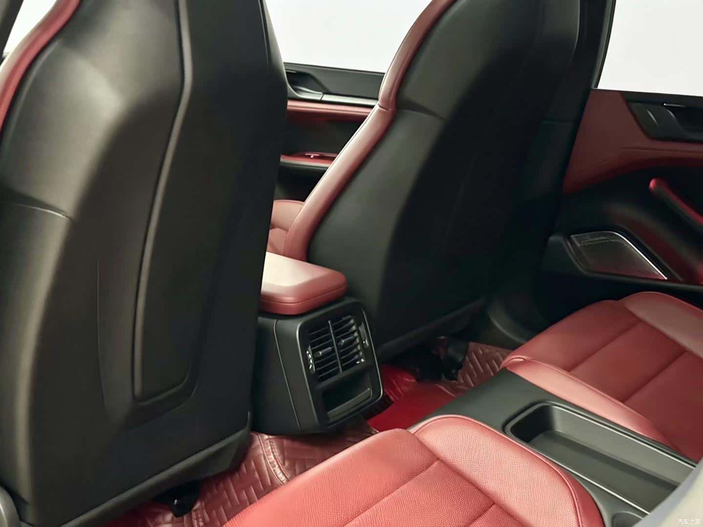 Porsche Taycan, 2022 8