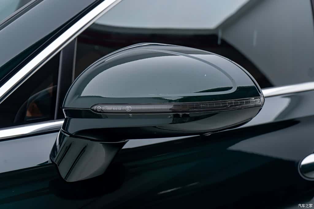 Bentley Flying Spur, 2023 14