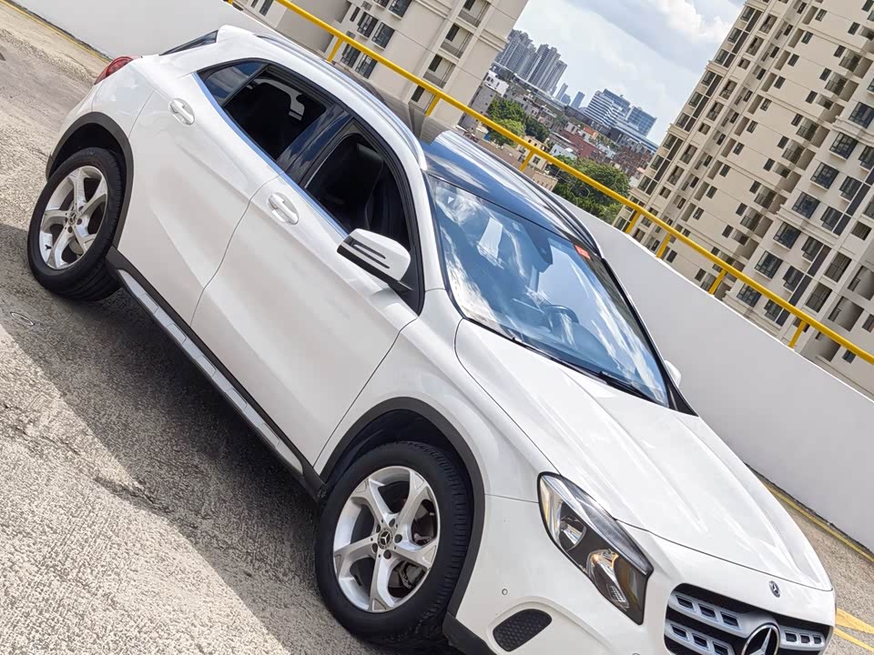 Mercedes-Benz GLA