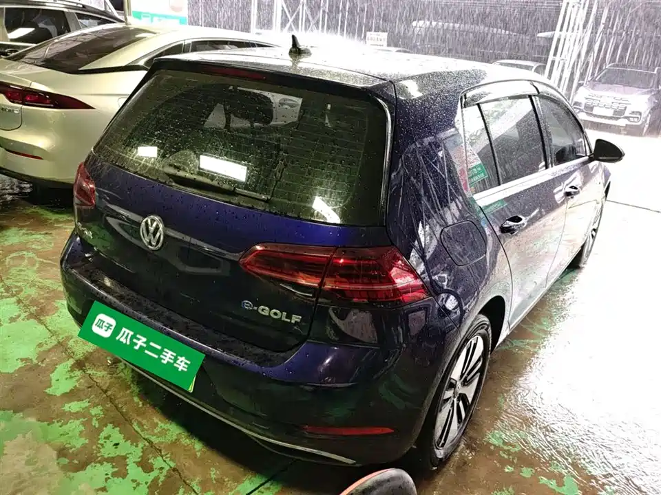 Volkswagen Golf*pure electricity