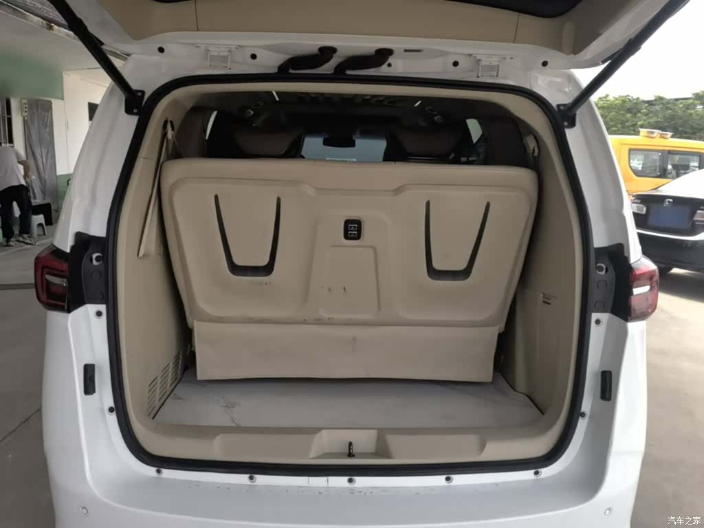Buick GL8, 2024 19