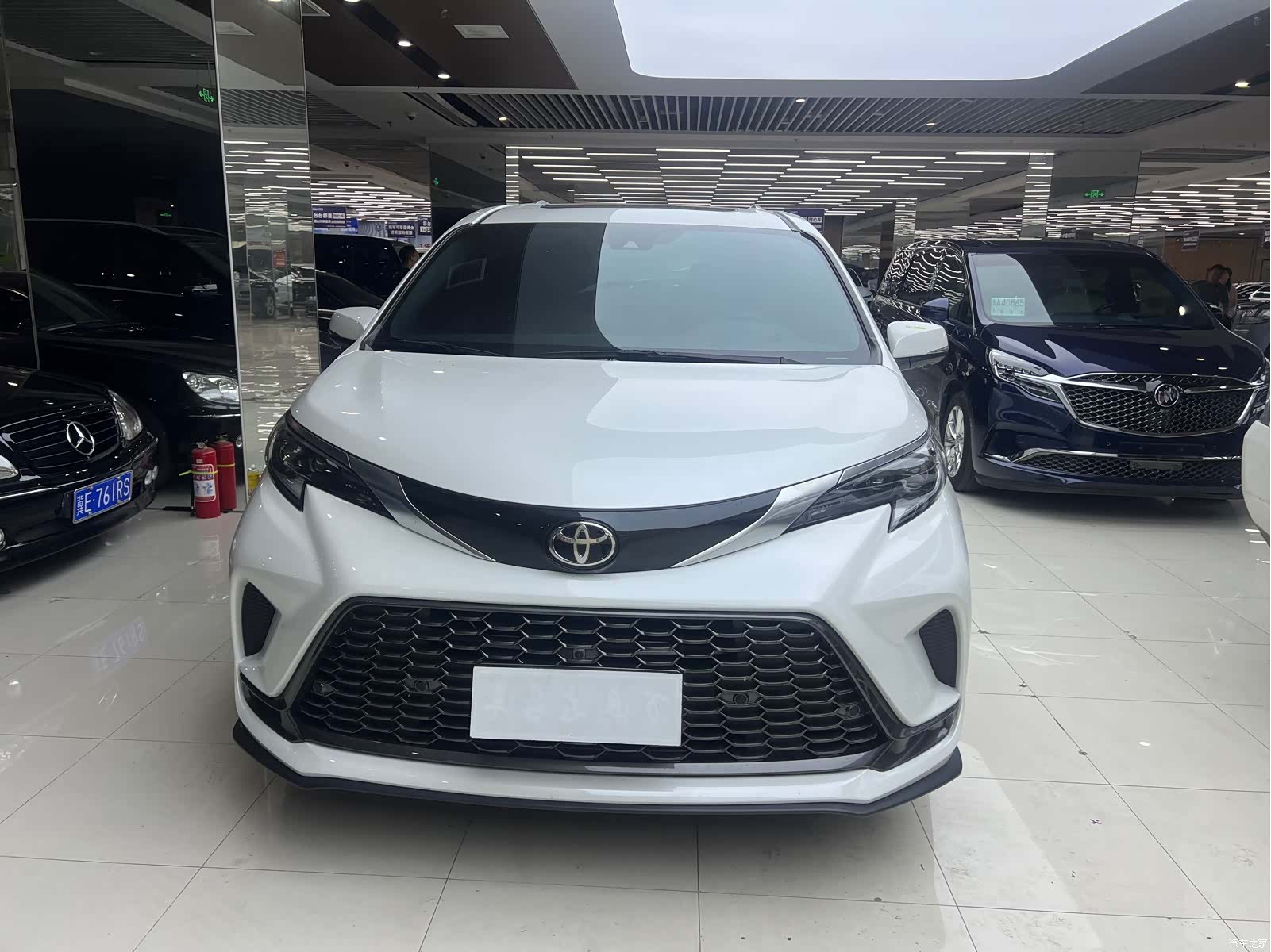 Toyota Granvia, 2025 3