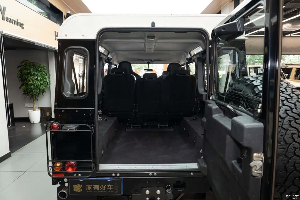 Land Rover Defender, 2008 16