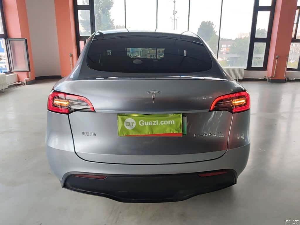 Tesla Model Y, 2024 6