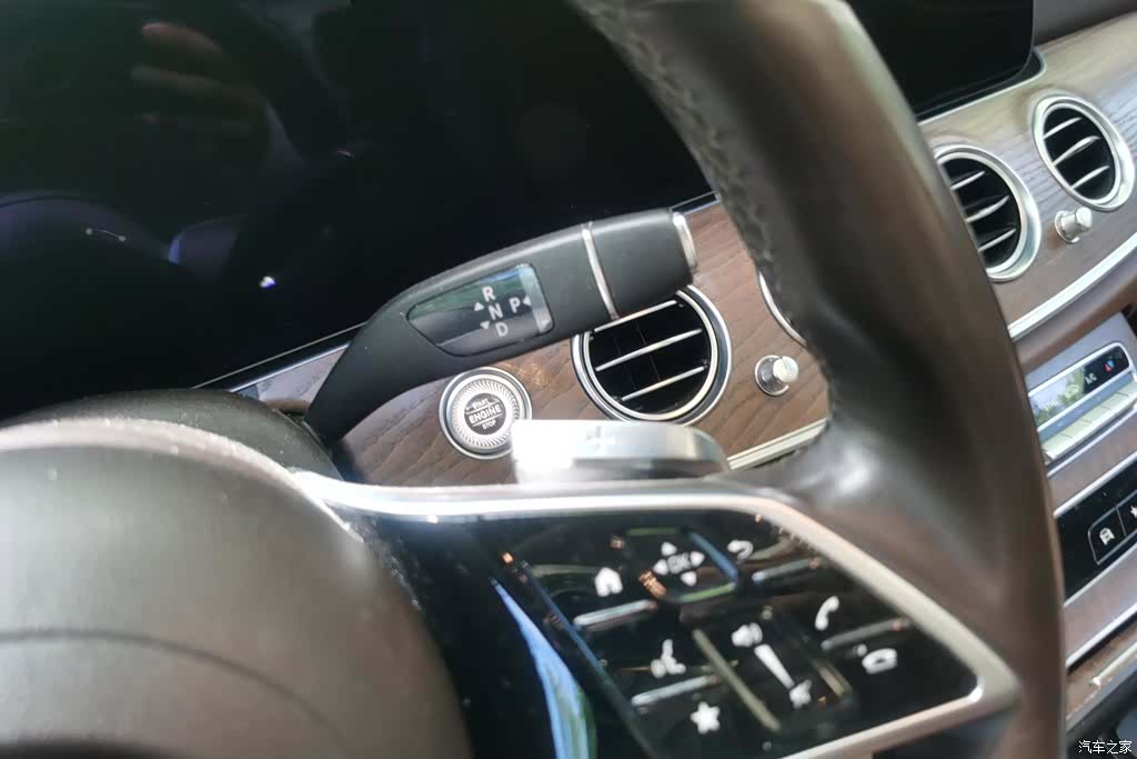 Mercedes-Benz E-Class, 2022 16