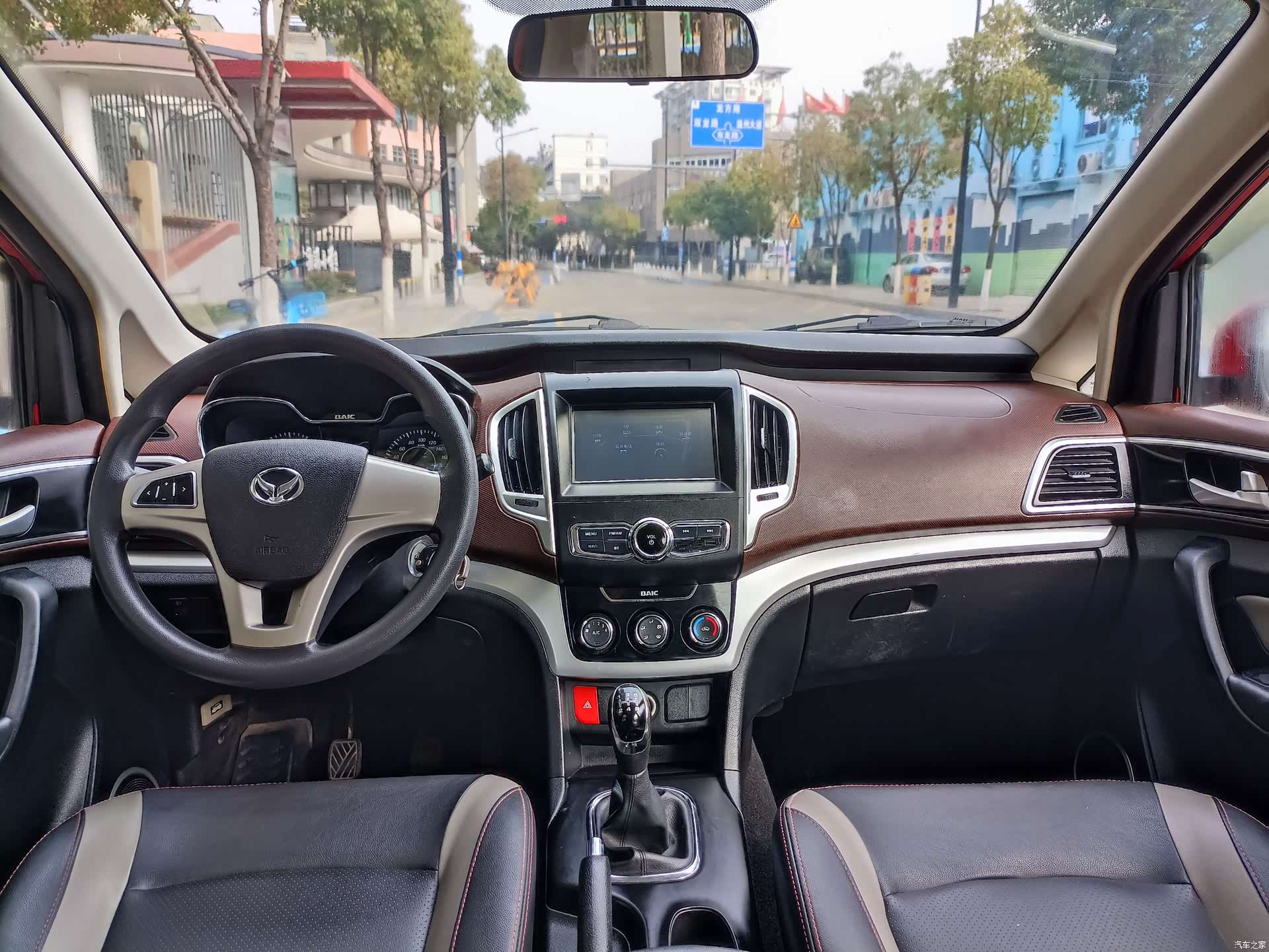 BAIC H3, 2015 14