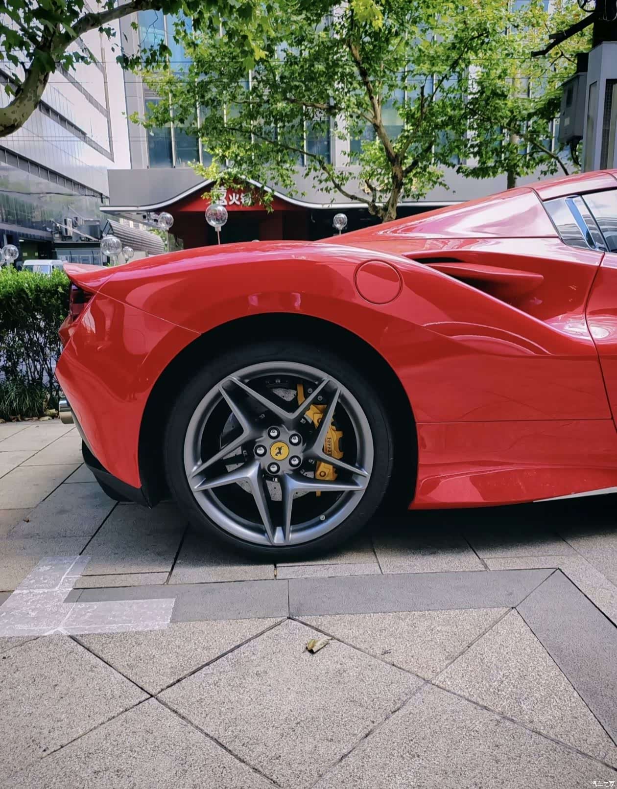Ferrari F8, 2021 6