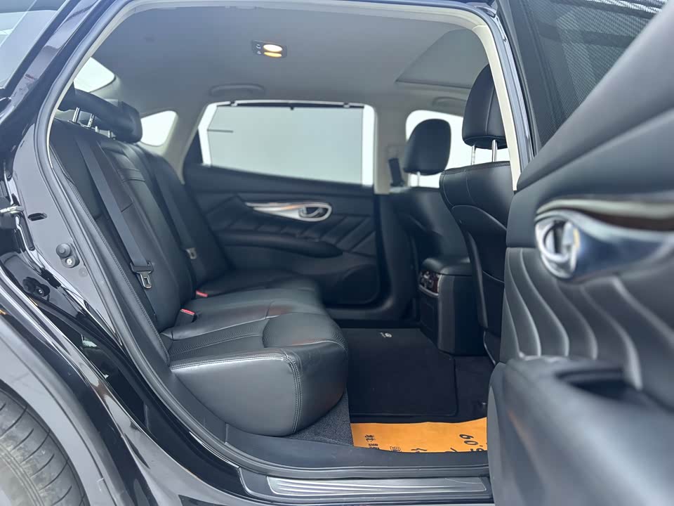 Infiniti Q70 Infiniti Q70