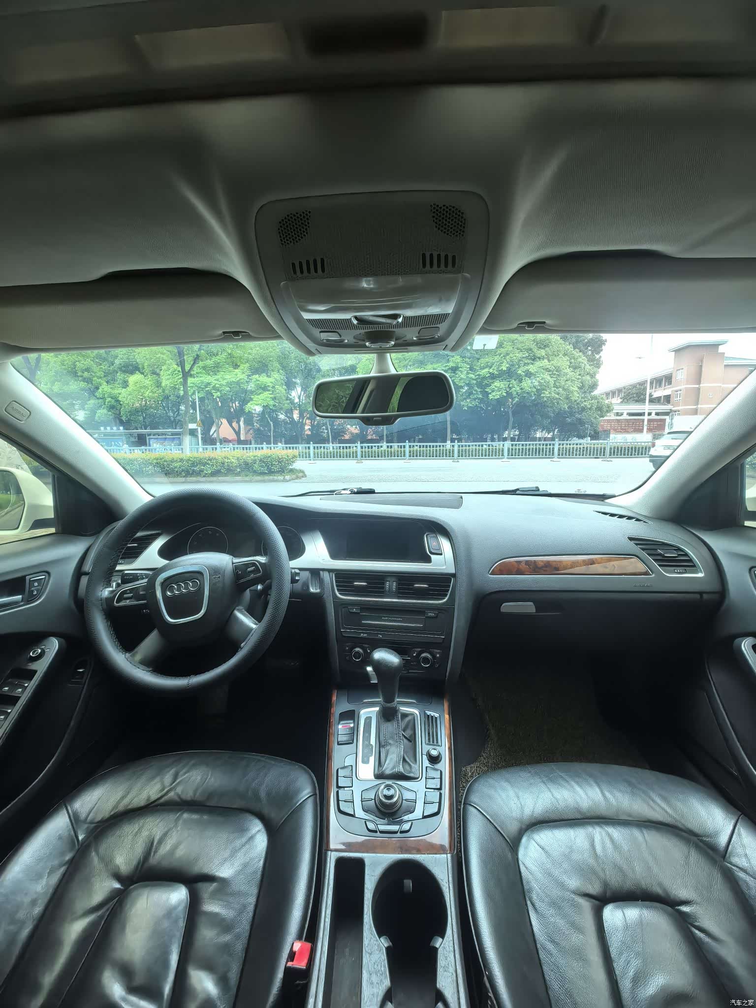 Audi A4L, 2011 13