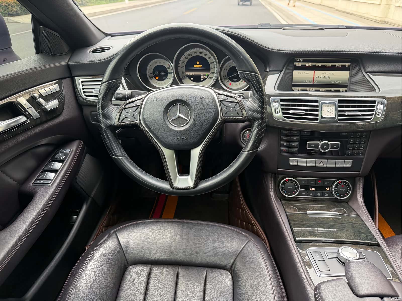 Mercedes-Benz CLS, 2013 9