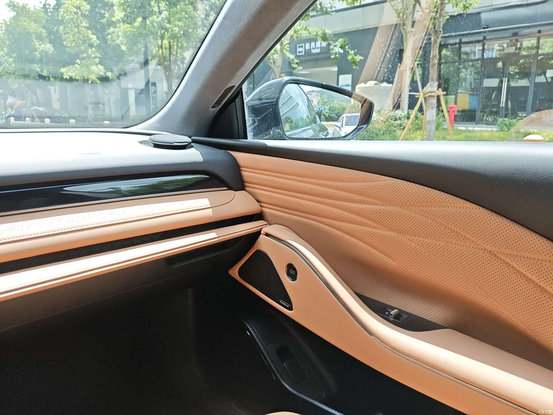 Geely 8, 2025 18