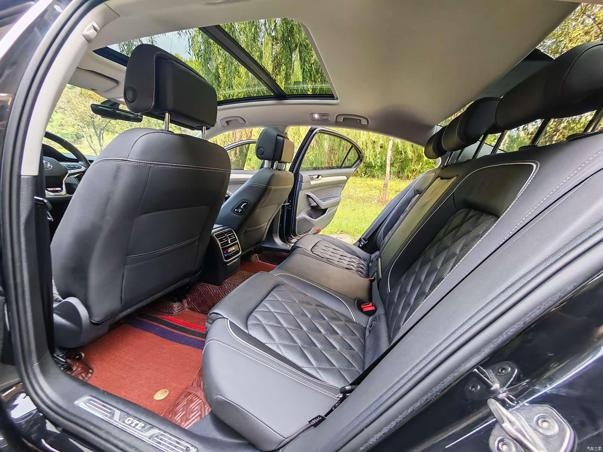 Volkswagen Magotan, 2023 все фото