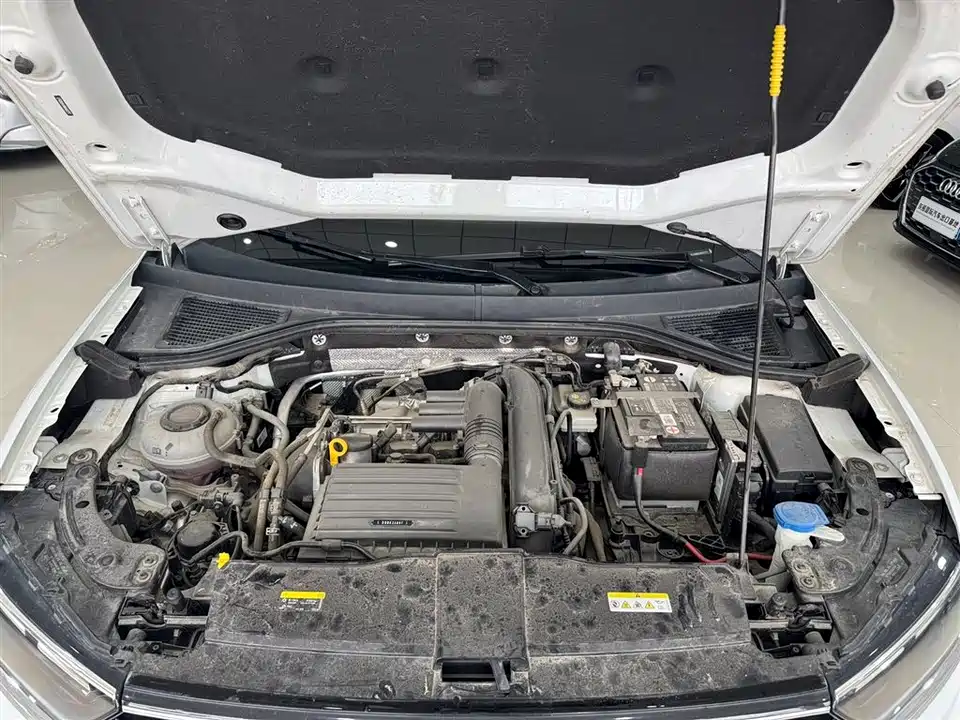 Volkswagen T-ROC exploring Songs